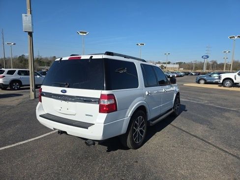 Used 2015 Ford Expedition XLT w/ Equipment Group 202A image 3