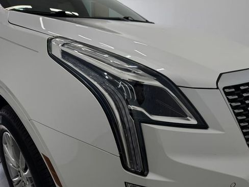 Used 2022 Cadillac XT5 Premium Luxury w/ Technology Package FWD image 32