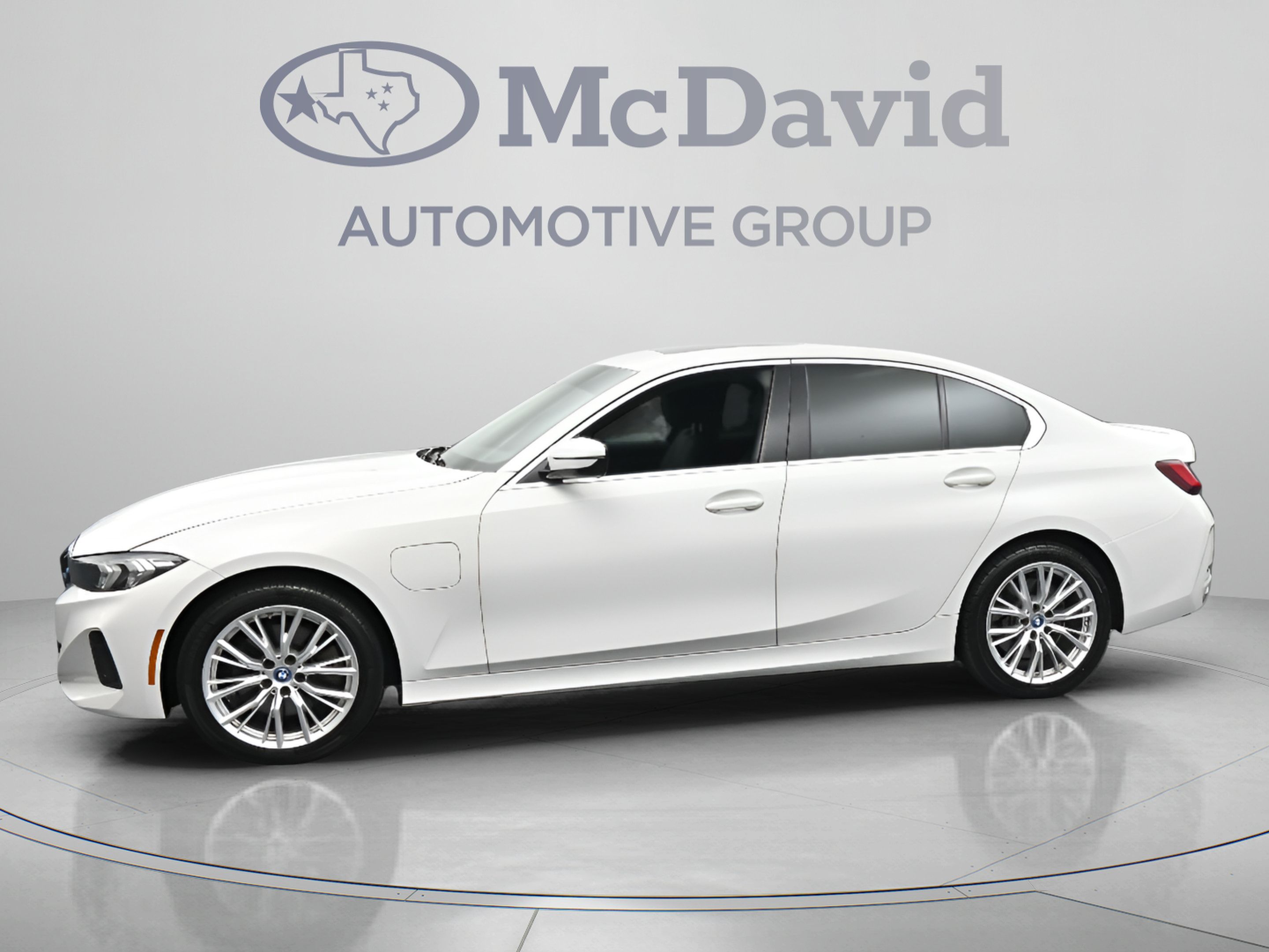 Used 2024 BMW 330e xDrive AWD/4WD image 5