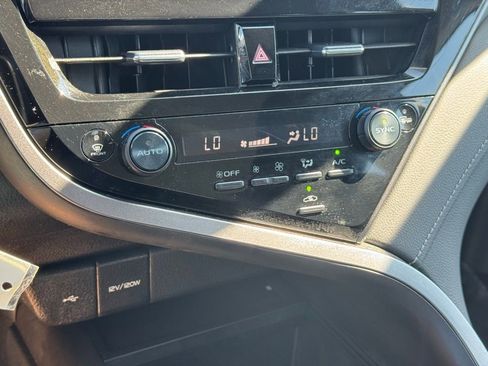 Used 2024 Toyota Camry SE image 30