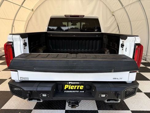 Used 2023 GMC Sierra 1500 SLT w/ SLT Premium Package image 4