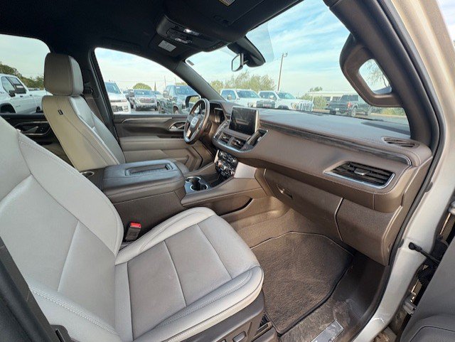Used 2022 GMC Yukon XL SLT w/ SLT Luxury Package RWD image 10