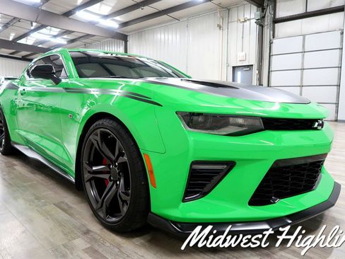 Used 2017 Chevrolet Camaro SS RWD image 26