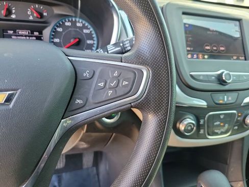 Used 2022 Chevrolet Equinox LS image 16