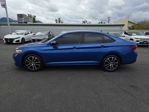 Used 2023 Volkswagen Jetta Sport FWD image 11