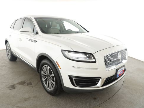 Used 2020 Lincoln Nautilus FWD w/ Equipment Group 101A image 3