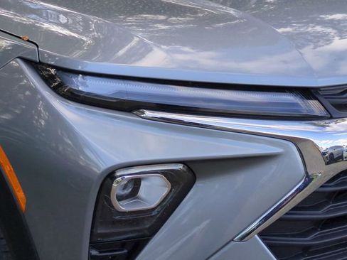 Used 2025 Chevrolet TrailBlazer LT AWD/4WD image 5