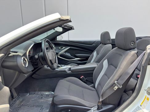 Used 2020 Chevrolet Camaro LT RWD image 15