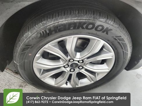 Used 2024 Ford Edge Titanium image 25