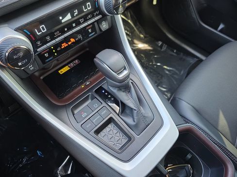 Used 2025 Toyota RAV4 Limited w/ Advanced Technology Package FWD image 31