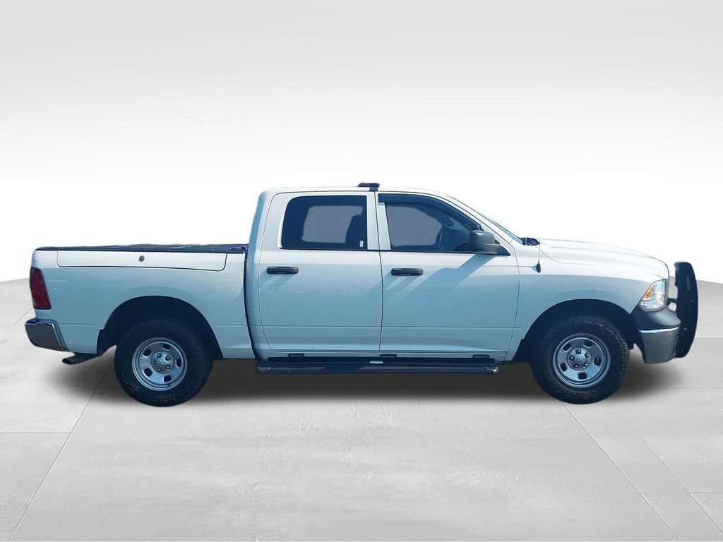 Used 2022 RAM 1500 4x4 Crew Cab Classic w/ Chrome Appearance Group image 6
