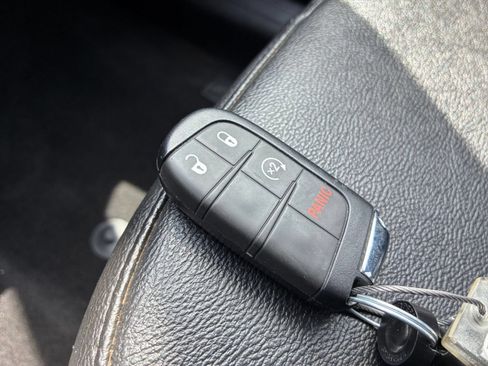 Used 2025 Jeep Compass Limited AWD/4WD image 25