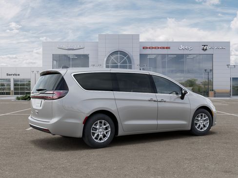 New 2026 Chrysler Pacifica Select FWD image 33