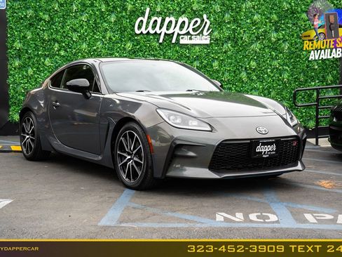 Used 2022 Toyota GR86 w/ ALL Weather Mat Package (TMS) RWD image 3