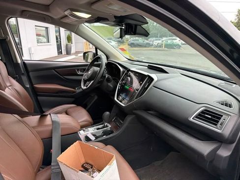 Used 2023 Subaru Ascent Touring AWD/4WD image 9