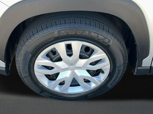 Used 2022 Toyota Corolla Cross L image 10