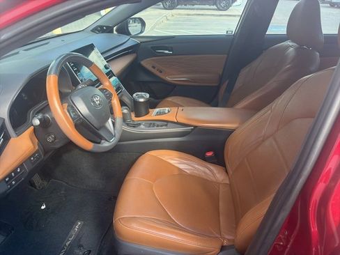 Used 2020 Toyota Avalon Limited image 5