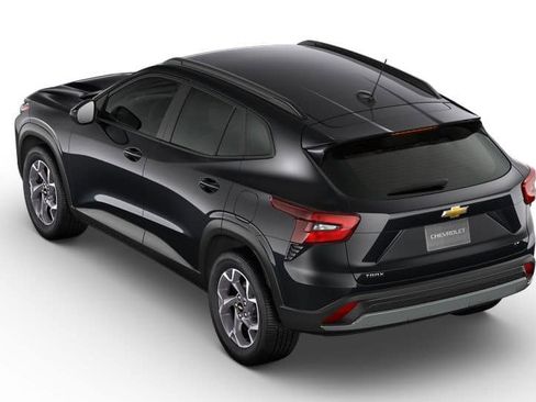 New 2025 Chevrolet Trax LT image 12