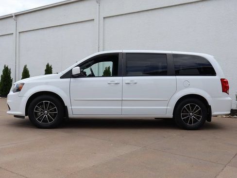 Used 2015 Dodge Grand Caravan SE FWD image 3