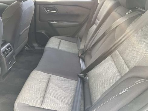 Used 2024 Nissan Rogue SV FWD image 18