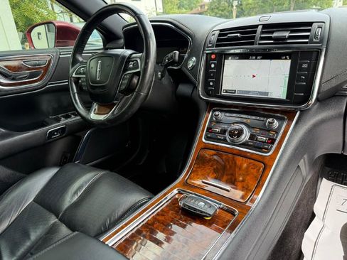 Used 2017 Lincoln Continental Select w/ Climate Package image 28