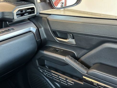 Used 2024 Toyota Tacoma TRD Off-Road image 19