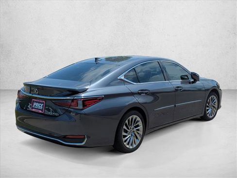 Used 2023 Lexus ES 300h Ultra Luxury w/ Accessory Package (Z2) FWD image 4