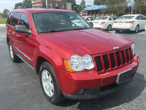Used 2010 Jeep Grand Cherokee Laredo AWD/4WD image 3