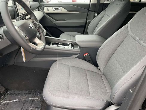 New 2026 Ford Explorer Active RWD image 13