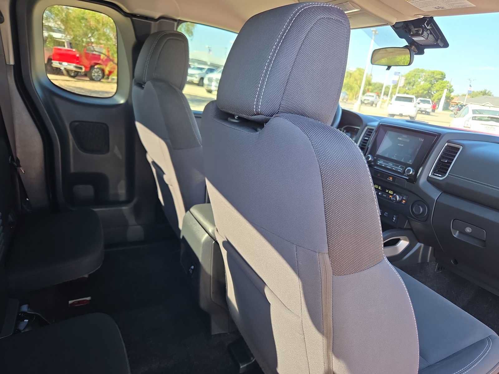 Used 2022 Nissan Frontier SV RWD image 16