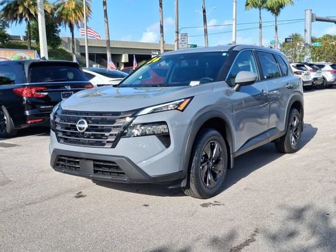 Used 2026 Nissan Rogue SV FWD image 3