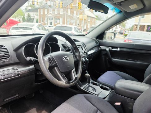 Used 2011 Kia Sorento LX image 13