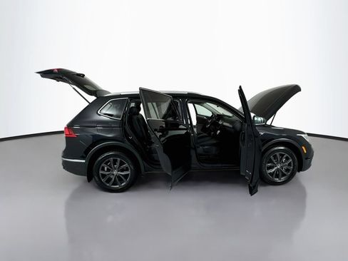 Used 2023 Volkswagen Tiguan SE FWD image 24