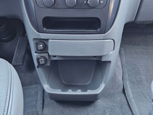 Used 2007 Dodge Grand Caravan SXT image 12