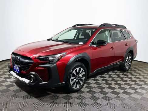Used 2025 Subaru Outback Limited AWD/4WD image 3