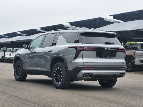 Used 2025 Chevrolet Traverse Z71 AWD/4WD image 5