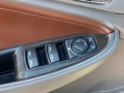 Used 2018 Chevrolet Malibu Premier w/ Premier Sun and Wheel Package image 16