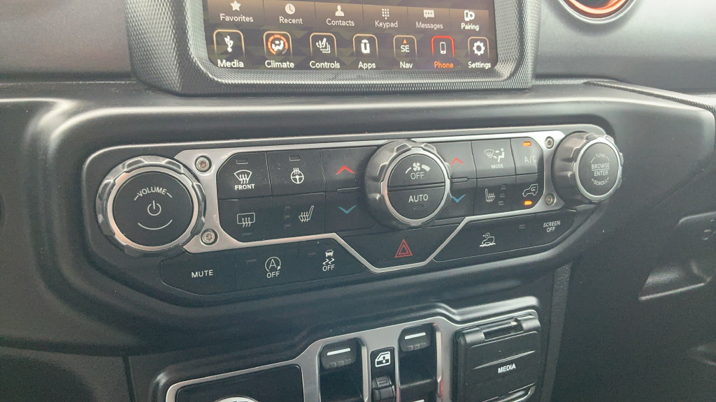 Certified 2022 Jeep Gladiator Mojave w/ Cold Weather Group AWD/4WD image 16