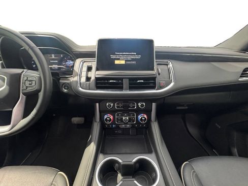Used 2024 GMC Yukon XL SLT w/ SLT Luxury Package AWD/4WD image 13