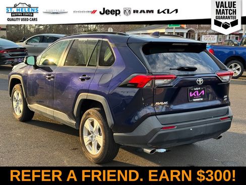 Used 2021 Toyota RAV4 XLE AWD/4WD image 7