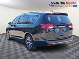 Used 2017 Chrysler Pacifica Limited image 4