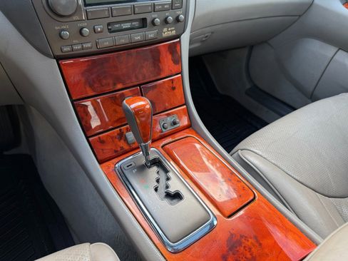 Used 2003 Lexus LS 430 RWD image 23