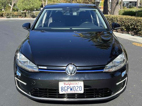 Used 2018 Volkswagen e-Golf SE w/ DC Fast Charging Package image 15
