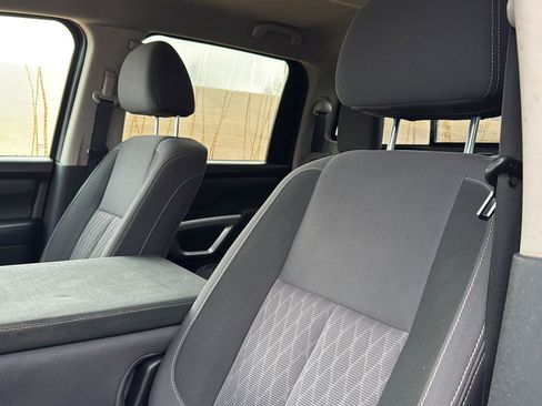 Used 2022 Nissan Titan SV image 24