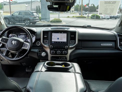 Used 2022 RAM 1500 Laramie AWD/4WD image 32