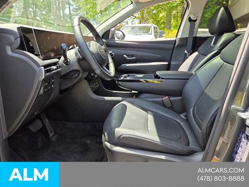 Used 2025 Hyundai Tucson Limited AWD/4WD image 3