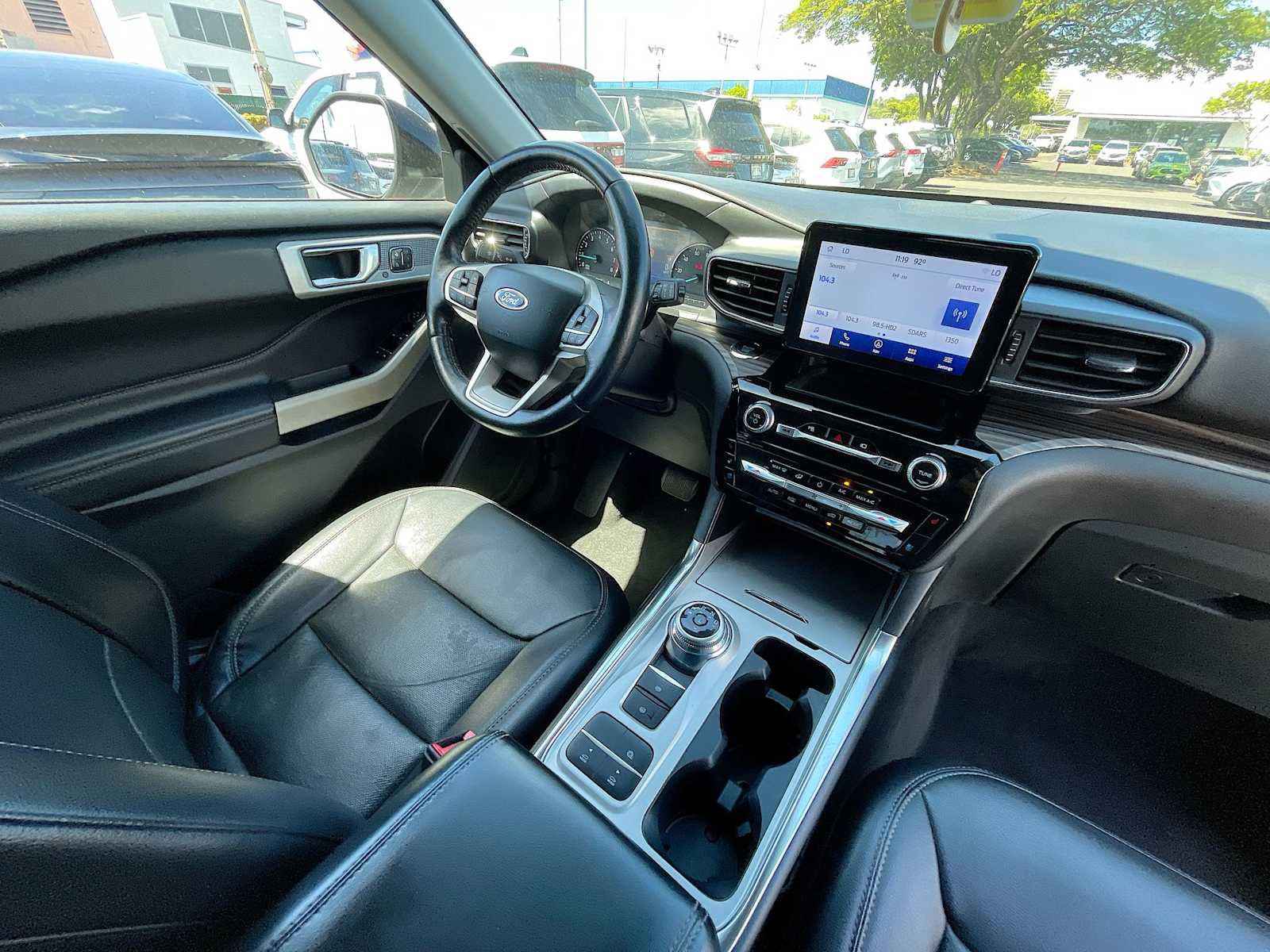 Used 2022 Ford Explorer Limited w/ Equipment Group 301A RWD image 22
