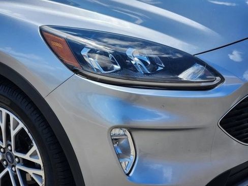 Used 2022 Ford Escape SEL FWD image 9