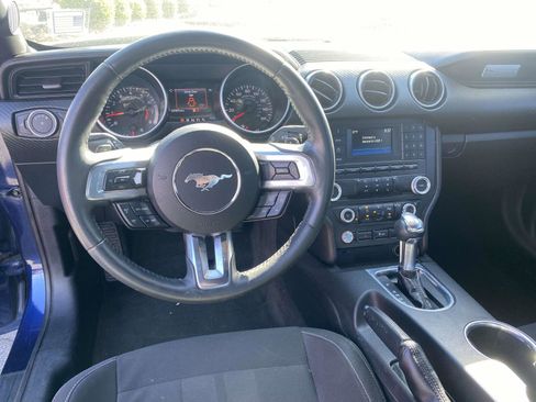Used 2018 Ford Mustang Coupe RWD image 12