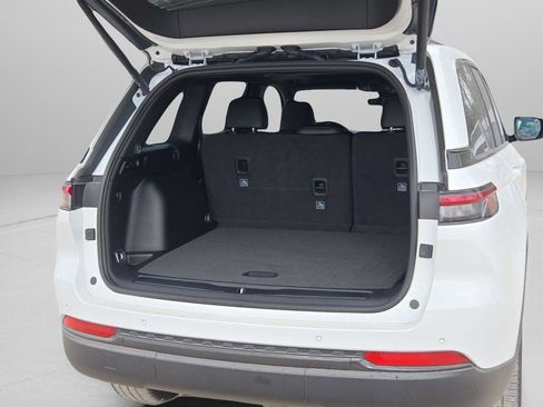 New 2025 Jeep Grand Cherokee Altitude RWD image 26